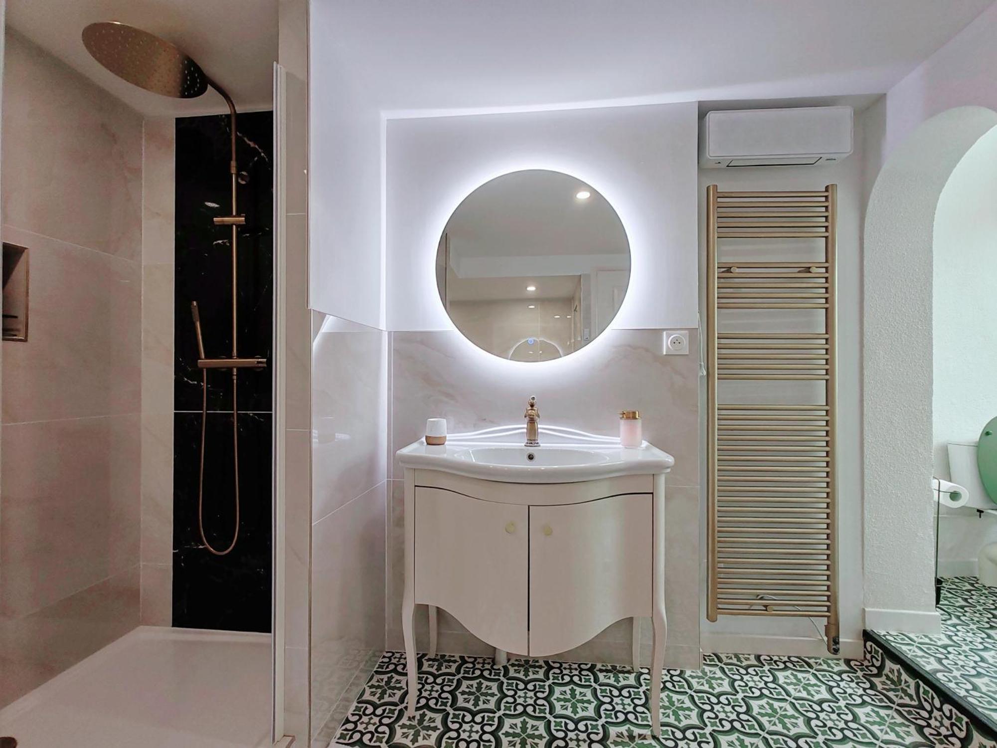 Appartement Bulle D'Antan En Coeur De Ville - Monument Classe Historique - Grand Jaccuzi Καστρ Εξωτερικό φωτογραφία